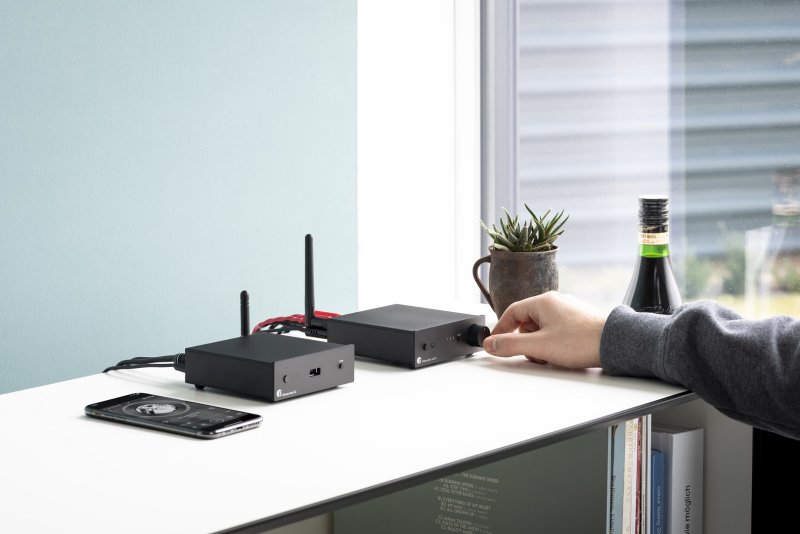 Pro-Ject Stream Box S2 Black — lifestyle