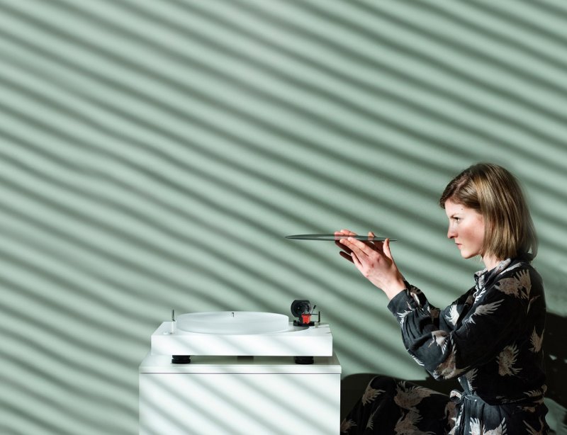 Pro-Ject X2 B Turntable Black Gloss — lifestyle