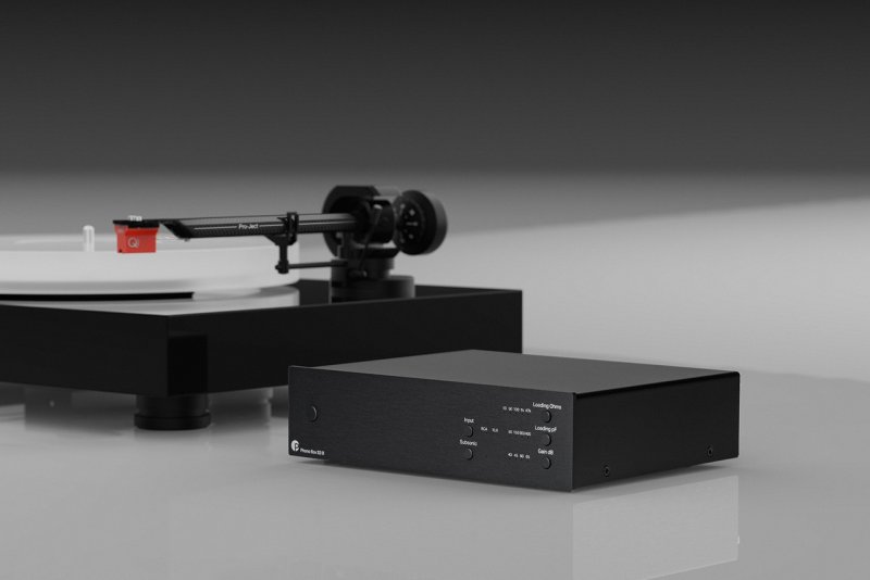 Pro-Ject X2 B Turntable Walnut — with Phono Box S3 B