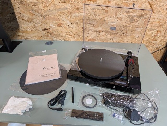 Pro-Ject Juke Box E1 Turntable