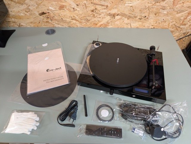 Pro-Ject Juke Box E1 Turntable