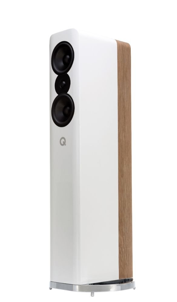 Q Acoustics Concept 500 single speaker in Gloss White & Light Oak — three-quarter front view showing drivers and Light Oak side panel