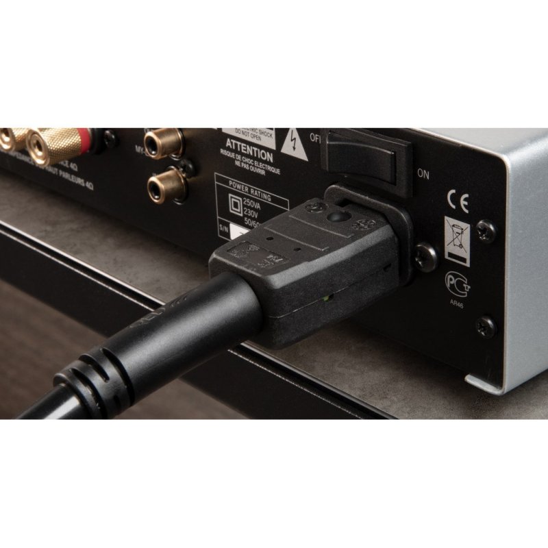 QED XT5 Power Cable 3m — lifestyle