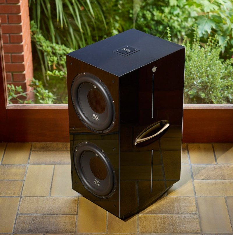REL Acoustics 212 Black Label – lifestyle view