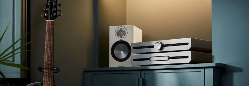 Roksan Attessa 1G CD Transport Silver — lifestyle