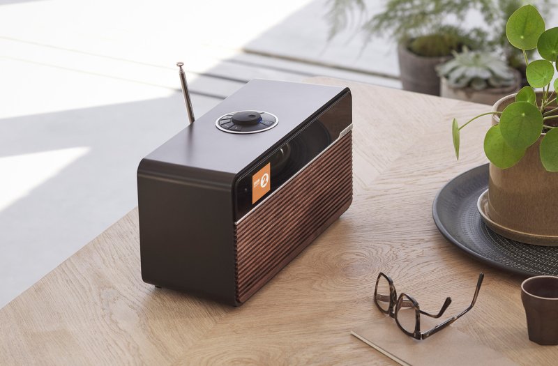 Ruark Audio R2 Mk4 Smart Music System (Espresso) - lifestyle