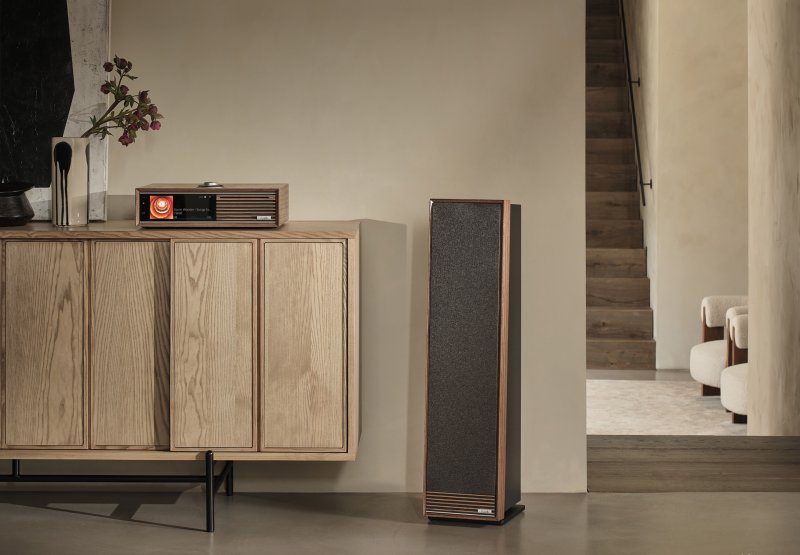 Ruark R710 in Fused Walnut with Talisman-R floorstanding speaker, room setting