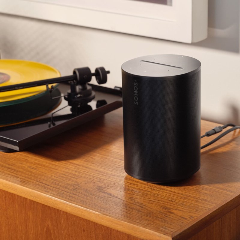 Sonos Era 100 Smart Speaker Black (Single) — lifestyle (with turntable)