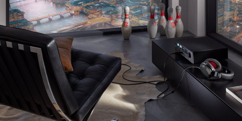 T+A Solitaire P-SE Planar Magnetic Headphones — lifestyle