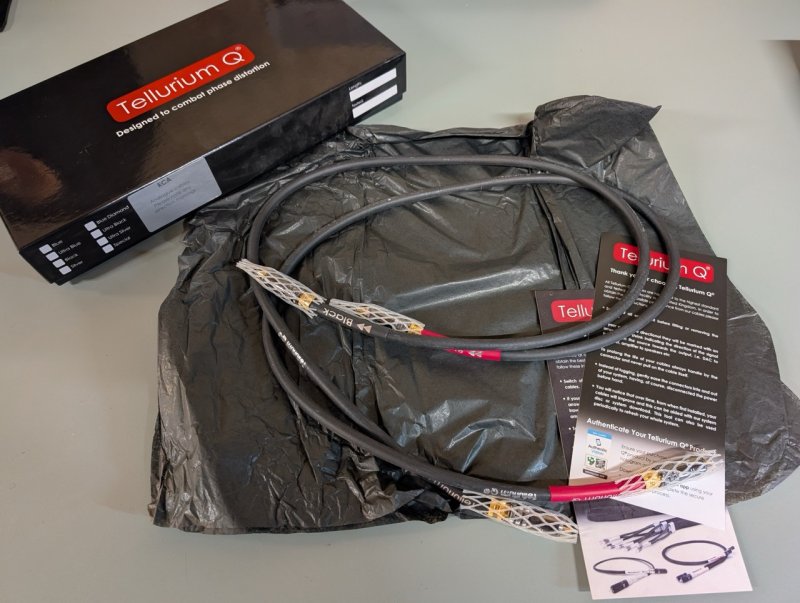 Tellurium Q Black RCA Interconnect Cable (1m Pair) - Ex Demo